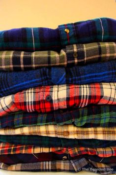 Vintage Mystery Flannel Shirts HOW IT WORKS: With each purchase, you will receive ONE high quality vintage plaid, long-sleeved flannel shirt. We started the mystery flannel phenomenon several years ago and hand pick each flannel specifically for our customers. While these shirts are sent at random. #flannelshirts #flannelshirtswomenoutfits #flannelshirtswomen #flannelshirtsformen #flannelshirtsoutfits #bleachedflannelshirts #flannelshirtcustom Womens Flannel Outfit, Grunge Flannel, Vintage Flannel Shirt, Flannel Fashion, Flannel Outfits, Autumn Trends, Vintage Hipster, Womens Flannel Shirt, Flannel Shirts