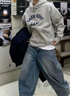 blaise zabini | 1990’s hogwarts | harry potter Streetwear Boy, Streetwear Fashion Men, Italy Outfits, Baggy Clothes, Mens Outfit Inspiration, Cool Outfits For Men, Straight Leg Denim