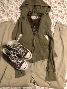 Downtown Core Outfit, Fit Ideas Grunge, Dpi High School, Cute Winter Fits For School, Cute Amazon Clothes, What To Wear To The Movies, Downtown Fits, Earthy Fits, Cute Clothes Aesthetic