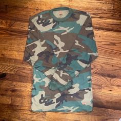 Supreme Camo Waffle Thermal Brand New Size Xl Camouflage Long Sleeve Cotton Shirt, Long Sleeve Camouflage Cotton Shirt, Camouflage Long Sleeve Shirt For Fall, Casual Long Sleeve Camouflage T-shirt, Long Sleeve Camouflage Shirt For Fall, Fall Camouflage Long Sleeve Shirt, Military Style Long Sleeve Tops For Fall, Winter Military Long Sleeve Tops, Winter Military Style Long Sleeve Tops