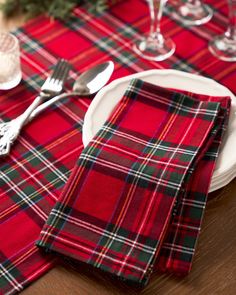 Our collection of textiles crafted from the finest quality, 100% cotton in the same Petite Plume prints you've come to love, now available in table linens. Just in time for the holidays, the full range is designed for entertaining and creating a festive tablescape, including napkins, table cloths, and a table runner. Bon appétit! Measurements: Table Cloth - 108" x 70"Runner - 108" x 16"Napkins - 21.5" x 21.5" (these come in a set of 4) Bridal Slippers, Festive Tablescape, Christmas Traditions Family, Christmas Dinnerware, Silk Gifts, Tartan Christmas, Pink Holiday, Christmas Napkins, Textile Crafts