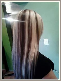 Looking for a new color to brighten up your look? Red and blonde hair colors are a great way to add some life to your look. Highlights Chunky, Chunky Blonde Highlights, Chunky Highlights, Hair Blond, Highlights Blonde