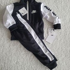 Nike Baby Boys 2 Piece Tracksuit Baby Sz 12 Months Colors: Black/White Just Do It Logo Down Sleeve Jacket Zip Closed 100% Polyester Nwt Nike White Long Sleeve Set, White Nike Playwear Sets, Nike Sporty White Sets, Just Do It Logo, It Logo, Nike Baby, Month Colors, Sleeve Jacket, Kids Nike