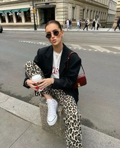 Print Jeans Outfit, Saturday Outfit, Outfits Lazy, Leopard Print Outfits, Animal Print Jeans, Animal Print Pants