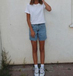 Jean Short Outfits, Mode Inspo, High Waisted Shorts Denim, Short En Jean, Mode Vintage, Looks Style, Looks Vintage, Spring Summer Outfits, Look Cool