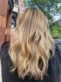 Sandy Blonde Earth Blonde Hair, Golden Hair Balayage, Partial Highlights For Blonde Hair, Golden Light Blonde Hair, Dirty Blonde Hair Inspiration, Summer Highlights For Blondes, Warm Summer Blonde Hair, Warm Blonde Highlights On Blonde Hair, Dirty Blonde Hair With Highlights Honey