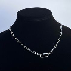 𝙈𝙄𝙉𝙄 𝘾𝘼𝙍𝘼𝘽𝙄𝙉𝙀𝙍 𝙋𝘼𝙋𝙀𝙍𝘾𝙇𝙄𝙋 𝙉𝙀𝘾𝙆𝙇𝘼𝘾𝙀 * handmade in Los Angeles * Solid Stainless Steel chain + hardware * tarnish-proof + strong * Choose your length (custom length available upon request) This handmade necklace is perfect for layering and can be worn everyday. Feel free to get it wet, it will not tarnish or fade. ♥ Please allow 1-5 days before shipment | Each piece is made by hand Message me with any questions you have, I am happy to help ☺ x Madz Cold Shoulder LA @co Hand Message, Chain Link Necklace Silver, Gold Locket Necklace, Padlock Necklace, Paperclip Necklace, Star Necklace Gold, Silver Chain For Men, Chunky Chain Necklaces, Hippie Necklace