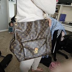 Beautiful Lv Purse Some Wear On Strap But Overall Great Condition Refurbished Louis Vuitton Bags, Vintage Louis Vuitton Purse, Lv Western Purses, Louis Vuitton Thick Strap Bag, Louis Vuitton Multi Pochette Brown Strap, Lv Purse, Louis Vuitton Bags, Limited Time, Louis Vuitton Bag