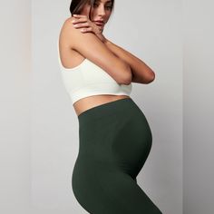 Blurring The Lines Between Fashion And Practicality And The First Of Its Kind, Our Maternity Leggings With Patented, Built-In, Seam-Free Support To Smooth And Secure Throughout All 3 Trimesters. With Luxe, Buttery Soft, Breathable Fabric These Are No Ordinary Leggings. Look Sleek And Feel So Incredibly Comfortable And Supported You Will Never Want To Take Them Off. Size Medium Color: Green *New Without Tags Belly Support Pregnancy, Belly Support, Maternity Leggings, Colorful Leggings, Breathable Fabric, Pant Jumpsuit, Built In, Tights, Pants For Women