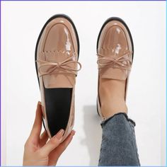 At Least Half Size Up Is Recommended For Wider Feet. Showcasing A Shiny Tan Exterior This Loafer Is Effortlessly Chic. This Loafer Is Ready To Be Your Go-To This Season. Loafers Outfit, Patent Loafers, Work Shoes Women, Business Casual Shoes, Tassels Decor, Women Flats, Bow Decor, Sneaker Brands, Inspiration Mode