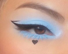 Corner Eyeliner, Drag Make-up, Indie Makeup, Alt Makeup, Alternative Makeup