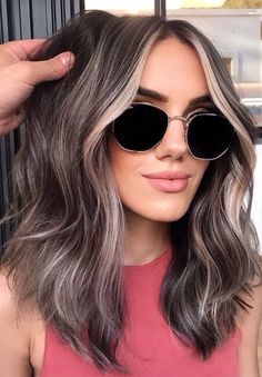 Lots Of Hair Haircuts, Shirt Hair Balayage, Cute Medium Length Haircuts, Hair Winter, Textured Haircut, Brunette Balayage, Shoulder Length Hair Cuts