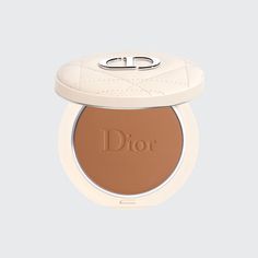 Apply in the shape of the number 3, from the temples to the cheekbones and finishing along the jawline for a stunningly natural sun-kissed healthy glow effect. For a sculpting effect, focus on the area beneath the jaw to create contours. Goop Wellness, Dior Powder, Nude Gel Nails, Makeup Png, Black Range Rover, Golden Skin Tone, School Handbag, Christian Dior Makeup, Dior Blush