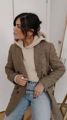 Neutral Winter Outfit, Trendy Outfits 2020, Outfits Neutral, Simple Winter Outfits, Chop Recipes, Chicken Dip, Trendy Outfits Winter, Recipes Crockpot, Mode Casual