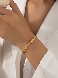 Gold Jewellry, Modern Gold Jewelry, Jewelry Bracelets Gold, Gold Rings Fashion, Bangles Jewelry Designs, Gold Fashion Necklace