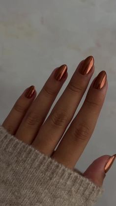 Fall Iridescent Nails, Pumpkin Chrome Nails, Fall Copper Nails, Orange Chrome Nails Fall, Copper Fall Nails, Chrome Autumn Nails, Fall Crome Nails, Burnt Orange Chrome Nails, Fall Nails Round