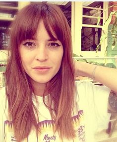 Textured Bangs Fringes, Fringe Hairstyles Red Hair, Bottle Neck Fringe Hair, Full Bangstyle Hair Medium, French Fringe Bangs, Piecey Bangs, Full Fringe Hairstyles, Wide Fringe, Fringe Bangs Hairstyles