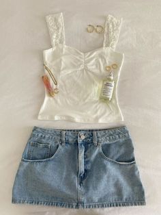 Fits For Mexico, Pretty Simple Outfits, Outfits Laid Out On Bed, Colorful Trendy Outfits, Aesthetic Outfits With Shorts, Fun Outfits Aesthetic, Edikted Outfit Aesthetic, Sommer Outfit Inspo, Denim Skirt Outfit Summer