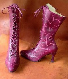 Leaf Boots, Fairy Boots, Fantasy Boots, Fairy Shoes, Pixie Hollow, Dr Shoes, 70s Inspired Fashion, Fairy Fashion