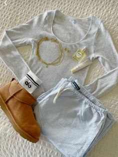 Brandy Clothes, Utah Outfits, Cute Airport Outfit, Utah Girl, Outfits For Spain, Outfit Inspo Board, Girl Products, Simple Outfits For School, College Fits