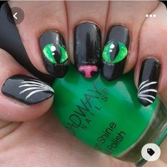 Natural Stiletto Nails, Cat Nail Art, Cute Halloween Nails, Makijaż Smokey Eye, Cat Nails, Halloween Nail Designs, Cat Eyes, Halloween Nail Art, Nail Arts