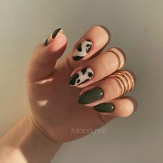 Green And Tortoise Nails, Mail Inspo Short Almond, Creative Nails Designs, Nail Art Designs Short, Short Nails Ideas, Natural Nail Care, Cow Nails, Stunning Nail Designs