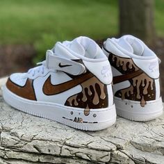 Custom Sneakers Diy, Custom Shoes Diy, Diy Sneakers, Basket Style, Nike Shoes Girls, Nike Fashion Shoes, Preppy Shoes, Jordan Shoes Retro, Custom Nike Shoes