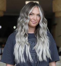 Women’s Fall Hair Color Ideas, Cool Tone Blonde Hair, Ashy Hair Color, Western Hair Color, Bachelor Flat, Rodeo Hair, Cool Toned Blonde Hair, Adrina Lima, Ashy Hair