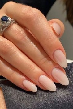 Manicured Nails, Kadeřnické Trendy, Cat Kuku, Oval Nails, Neutral Nails, Nature Tattoos, Bridal Nails