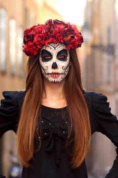 Sugar Skull Makeup – This is going to be one of the hottest Halloween costumes this year! Hottest Halloween Costumes, Most Popular Halloween Costumes, Mexican Halloween, Popular Halloween Costumes