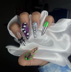 Beetlejuice Beetlejuice Beetlejuice Inspired Nails Each nail set comes with a complimantary nail prep kit **NAIL PREP KIT** *NAIL FILE *NAIL BUFFER *CUTICLE PUSHER *NAIL GLUE *NAIL STICKERS *ALCOHOL PADS *CUTICLE OIL Bettle Juice Nail Ideas, Beetlejuice Nails Short, Beetlejuice Nails Acrylic, Halloween Nails Beetlejuice, Tim Burton Nails