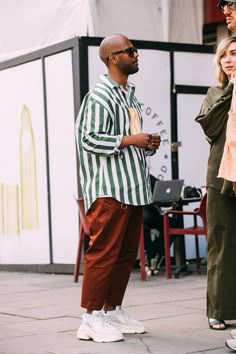 Balenciaga Triple S Sneakers, London Fashion Week Mens, Fashion London, London Fashion Weeks, Streetwear Mode, Neue Outfits, Looks Street Style, Style Looks