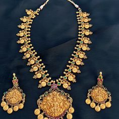 Beautiful Gold Antique Temple Jewelry. Gold Indian Jewelry, Temple Jewelry, Jewelry Bridal, Temple Jewellery, Bridal Jewelry Sets, Bridal Set, Bridal Sets, Indian Jewelry, Temple