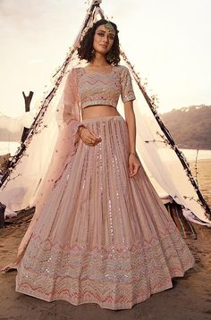 Elegant Lehenga, Orang India, Peach Lehenga, Mirror Work Lehenga, Organza Lehenga, Indian Outfits Lehenga, Party Wear Lehenga Choli, Organza Blouse, Lehenga Choli Online