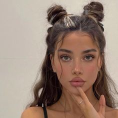 Abramovskaya Instagram, Y2k Hairstyles, Festival Hair, Frizzy Hair, Hair Stuff, Hair Tips, Aesthetic Hair