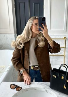 Old Money Winter, Aesthetic Overalls Outfit, Old Money Fashion, Classy Fall Outfits, Chic Outfits Classy, Money Fashion, Skandinavian Fashion, Chique Outfits, Autumn Outfit