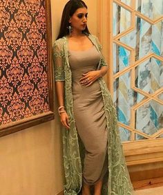 The dressing style after leap is awesome right.. Aditi Gupta, Coat Dresses, Drape Sarees, Don't Know What To Wear, Arabic Dress, Desi Wear, Open Abaya, Cowl Dress, Salwar Kamiz