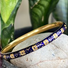 18k Gold And Enamel Bracelet This Is A Beautiful And Unique Piece And Weighs Just Shy Of 13 G And This Is For A Smaller Wrist Size Wrist Jewelry, Enamel Bracelet, Womens Jewelry Bracelets, Blue Gold, Unique Pieces, Vintage Jewelry, 18k Gold, Color Blue, Women Jewelry