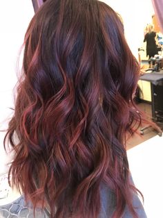 Brownish Red Hair, Red Highlights In Brown Hair, Blond Rose, Red Brown Hair Color, Red Hair With Highlights, Black Red Hair, Reddish Brown Hair, Red Balayage, Brown Hair Color