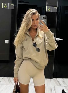 Boston Fashion, Cute Gym Outfits, Trendy Fall Outfits, Classy Casual Outfits, Gym Style, Classy Casual, Celebrity Outfits, Gym Outfit, Fashion Inspo Outfits