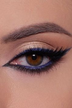 Makeup For Green Dress Blue Eyes, Eyemakeup Creative Easy, Makeup For Blue Dress Prom, Makeup For Dark Blue Dress, Makeup Looks For Navy Blue Dress, Navy Blue Dress Makeup Ideas, Subtle Blue Eye Makeup, Eye Makeup For Work, Makeup For Navy Blue Dress