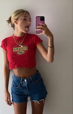 Shorts And Crop Top Outfits Aesthetic, Red Jean Shorts Outfit, Jean Shorts Aesthetic Outfit, Jean Shorts Crop Top Outfit, Red Summer Outfit Aesthetic, Jeans Shorts Aesthetic, Red Crop Top Outfit Aesthetic, Aesthetic Jean Shorts Outfit, Jean Shorts Outfit Summer Aesthetic