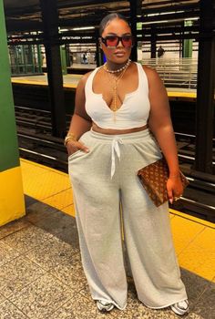 Curvy Everyday Outfits, Vegas Walking Outfit, Casual Winter Outfits Black Women, Winter Outfits Black Women, Winter Outfits Black, Walking Outfit, Inspi Outfit, Outfits Black Women, Fly Fits