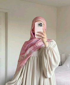 Abaya Aesthetic, Hijabi Ootd, 4 Lifers, Muslimah Fashion Casual, Abaya Outfit, Hijab Fashion Summer, Stile Casual Chic, Estilo Hijab, Muslimah Outfit