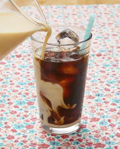 Iced Coffee Concentrate, Perfect Iced Coffee, Steeped Coffee, Vietnamese Iced Coffee, Iced Coffee At Home, How To Make Ice Coffee, Iced Coffee Recipe, Coffee Concentrate, Pioneer Woman Recipes