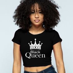 Black Queen Graphic Print Crop Top On The Front Of The Shirt 95% Cotton 5% Spandex Care Instructions: Machine Wash Season: Spring/Summer #Instagram #Tiktok #Twitter #Oversize #Set #Top #Hot #New #Style #Summer #Spring #Popular #Trend #Stylish #Cloth #Tie #Short #Active #Wear #Shorts #Fall #Stripe #Cool #Plus #Fit Tube Top Fitted Black Elastane T-shirt, Fitted Black T-shirt With Letter Print, Black Letter Print Crop Top For Summer, Black Short Sleeve Elastane Crop Top, Black Elastane Crop Top With Short Sleeves, Stretch Letter Print Crop Top, Black Stretch Crop Top With Graphic Print, Casual Black Stretch Crop Top, Trendy Black Crew Neck Crop Top