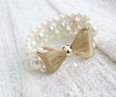 Cute! Classy And Fab, Diy Wire Jewelry Rings, Handmade Bead Jewellery, Thread Bangles Design, Wire Jewelry Rings, Hair Tie Bracelet, Diy Fashion Accessories, Fun Bracelet, Bow Bracelet