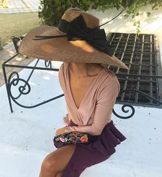 Top off your perfect wedding guest outfit with a floppy hat or fedora Easy Wedding Guest Updo, Wedding Guest Hat, Wedding Guest Updo, Boho Chic Hairstyles, Party Dress Classy, Easy Wedding, White Veils, Updo Hairstyle