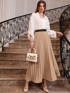 Pleated Skirt Outfit Formal, Maxi Pleated Skirt Outfit, Plated Skirt Outfit, Pleated Maxi Skirt Outfit, Plated Skirt, Accordion Skirt, Frock Dress, Maxi Skirt Outfits