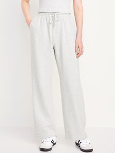 Saw this on Old Navy: Cozy Outfit Sweatpants, Lululemon Educator, Educator Outfits, Straight Leg Sweatpants Outfit, Gray Wide Leg Pants, Lazy School Outfit, Sweatpants Wide Leg, Outfits To Buy, Cute Sweats